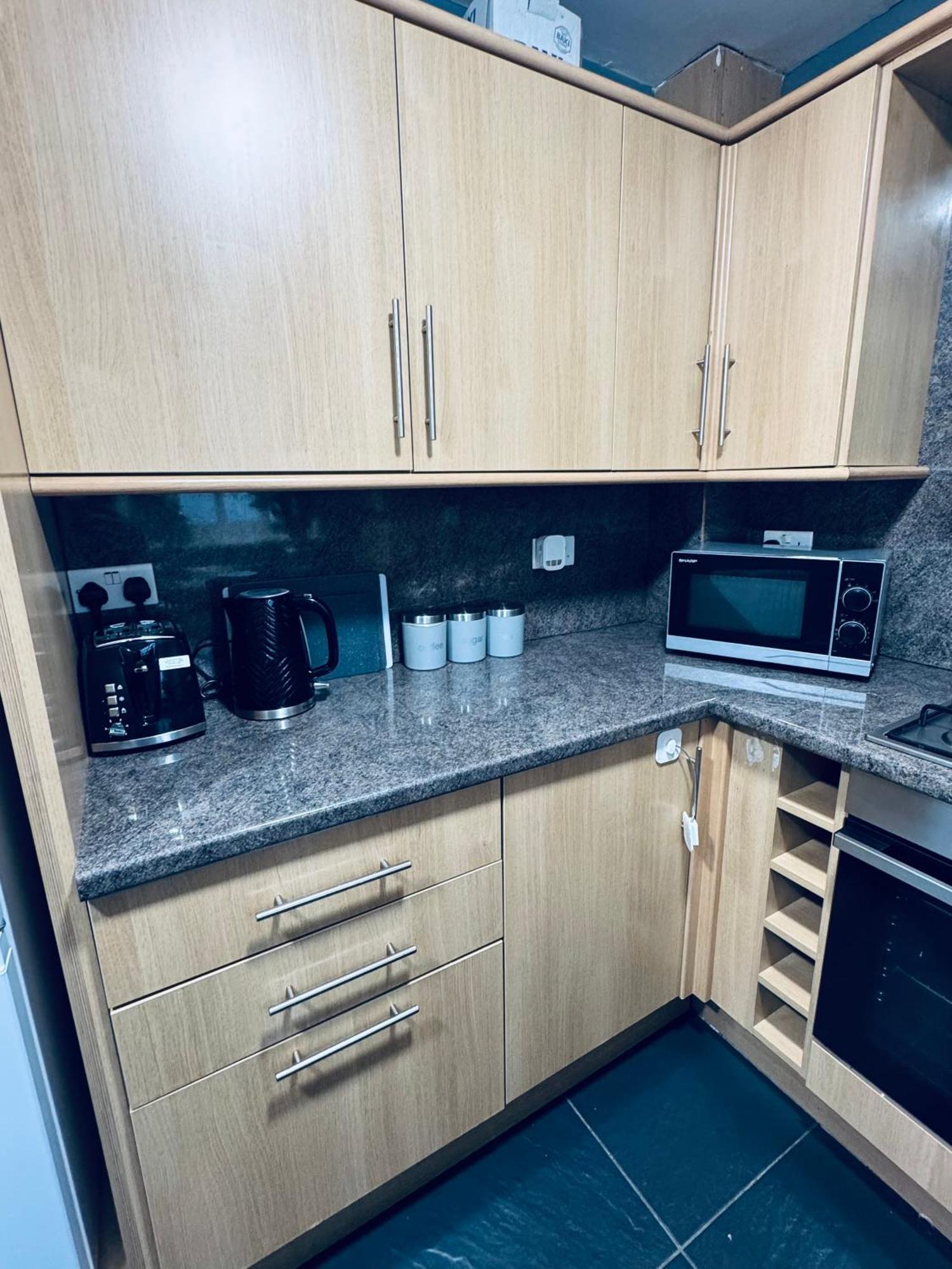 Queens Townhouse - 4 Bed Apartment
